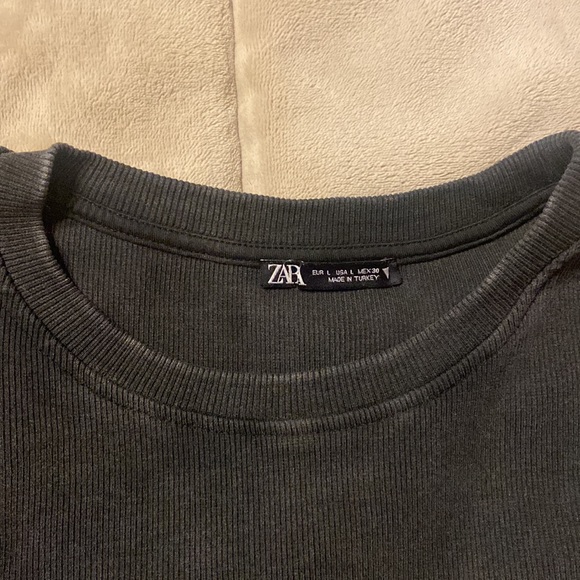 Zara Ruffle Shoulder Top - Picture 2 of 3